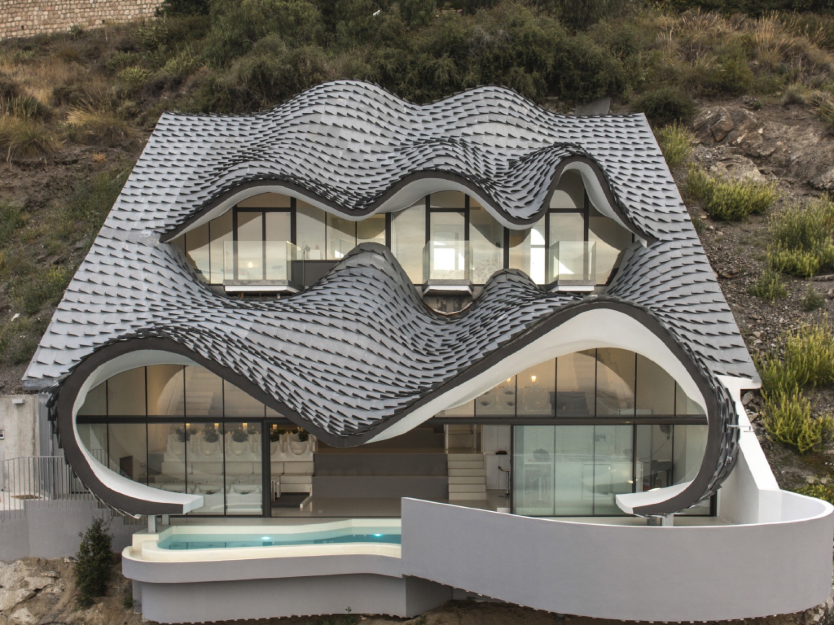 Architektenvilla mit großflächiger Verglasung
